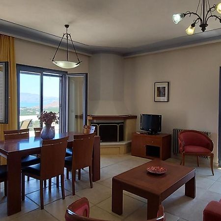 Thealia Appartement Karefilianá Buitenkant foto