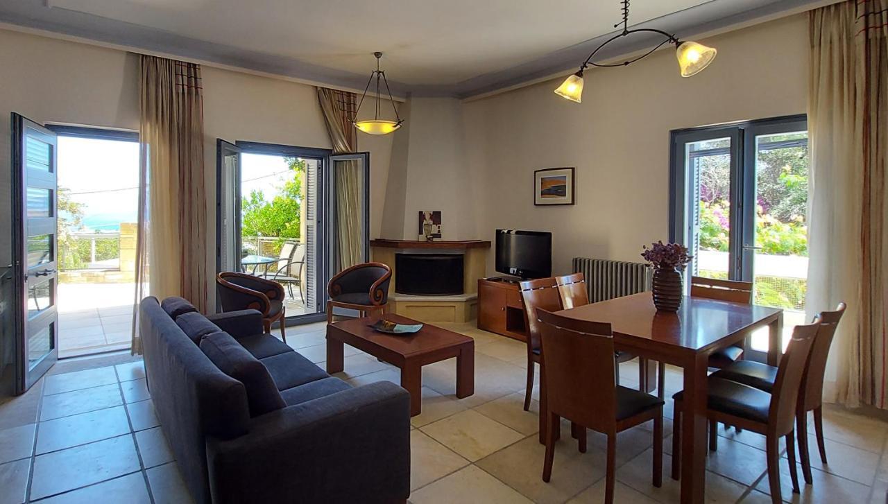 Thealia Appartement Karefilianá Buitenkant foto