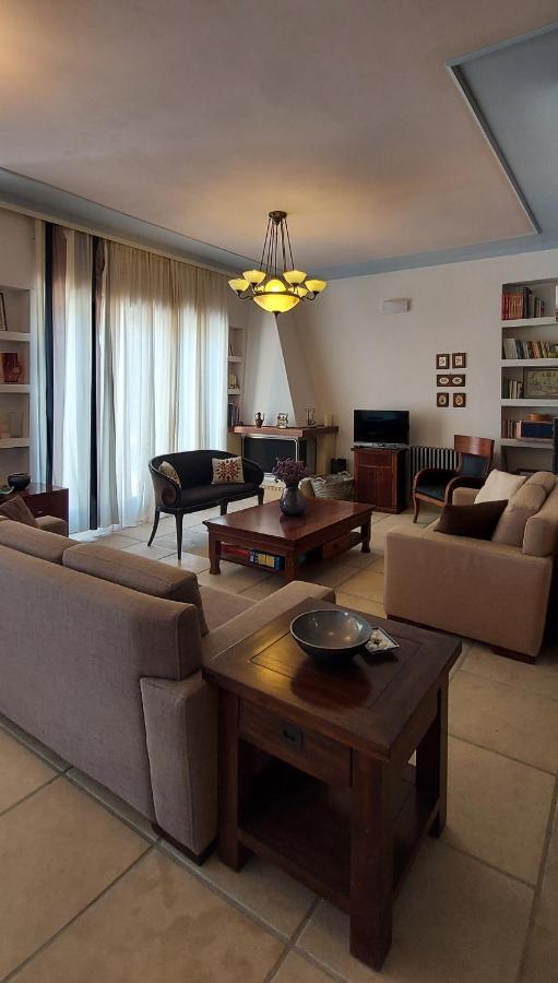 Thealia Appartement Karefilianá Buitenkant foto