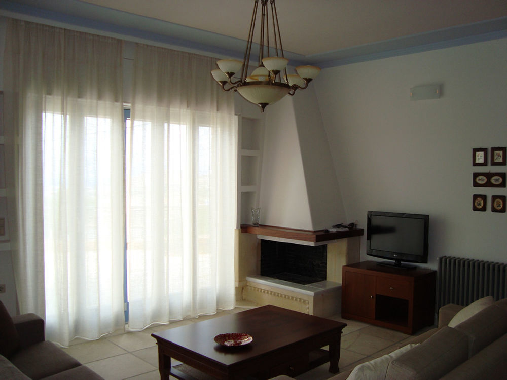 Thealia Appartement Karefilianá Buitenkant foto