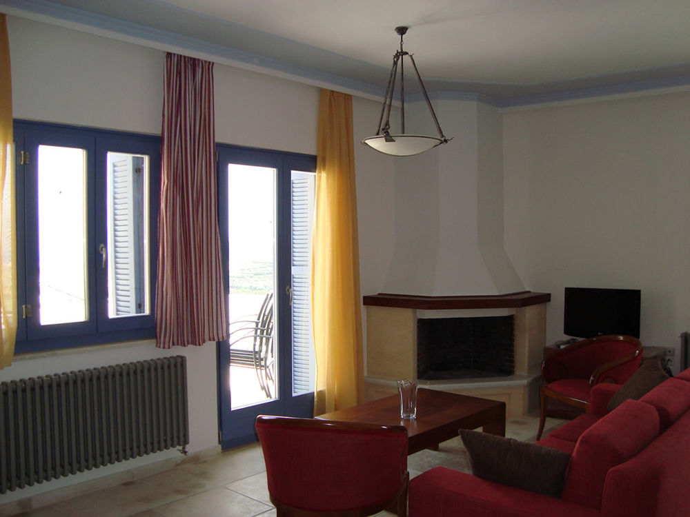 Thealia Appartement Karefilianá Buitenkant foto